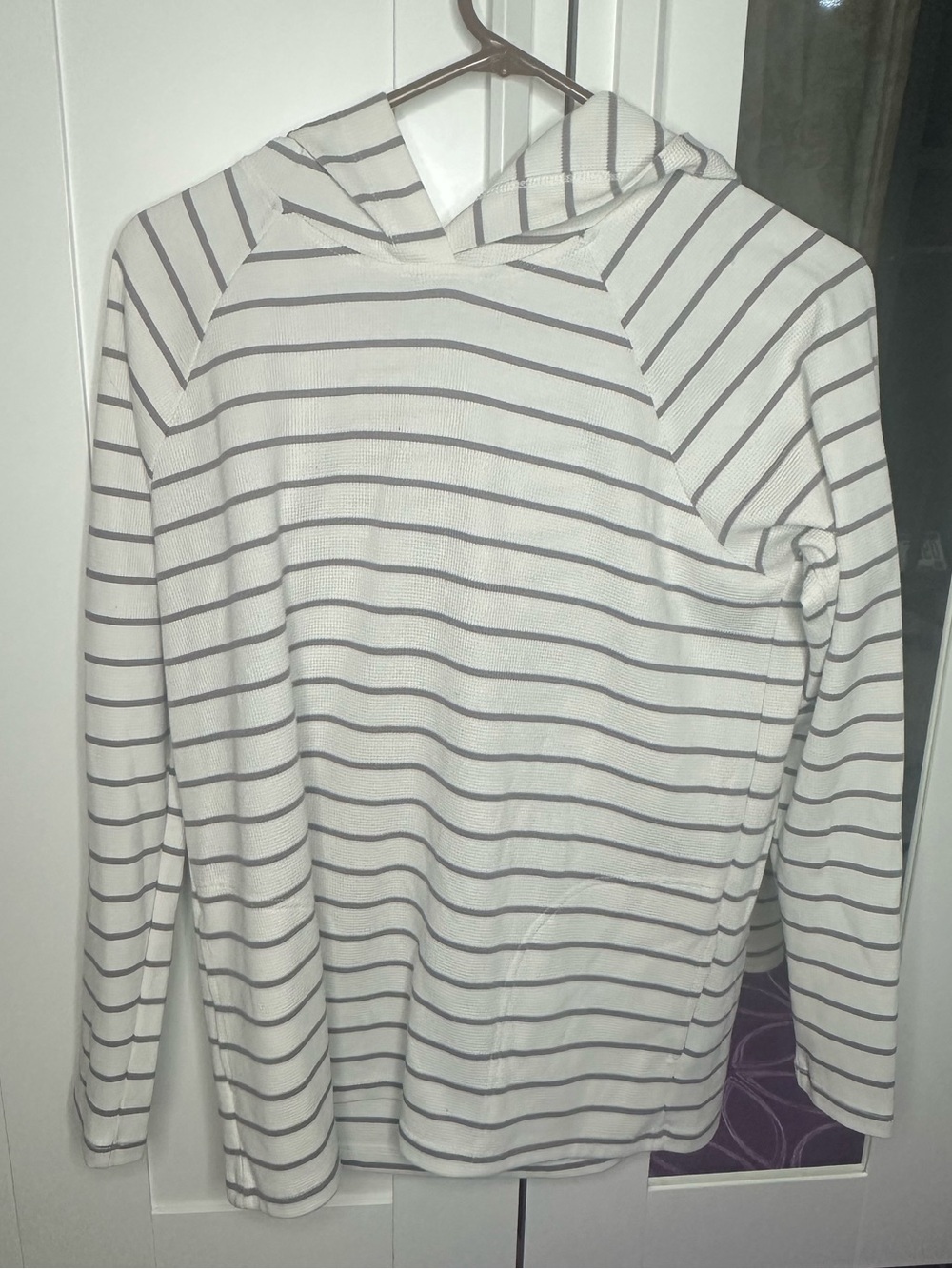 Comfortable hoodie only worn a few times
